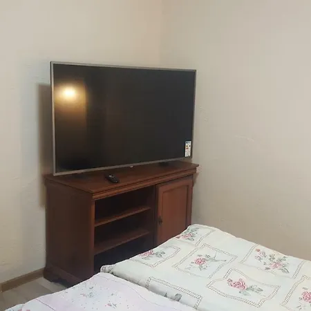 Ferienwohnung Pod Srebrna Roza Chęciny Exterior foto